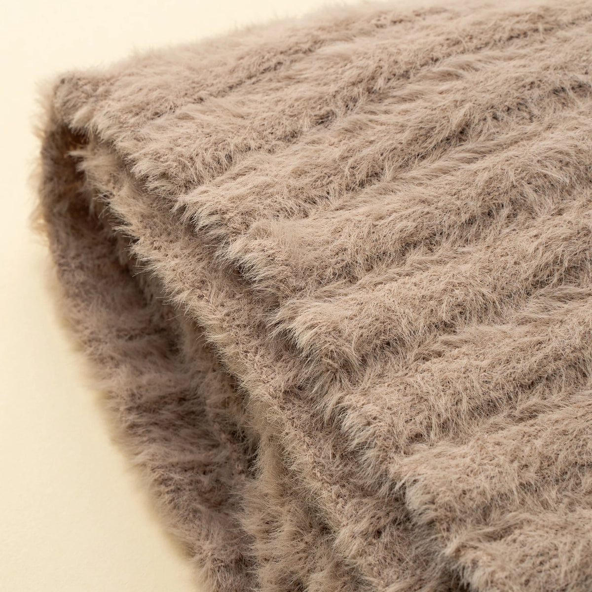 Snug Tuffet Throw
